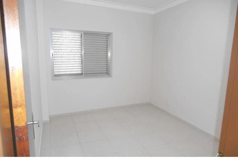 Apartamento para alugar com 3 quartos, 84m² - Foto 3