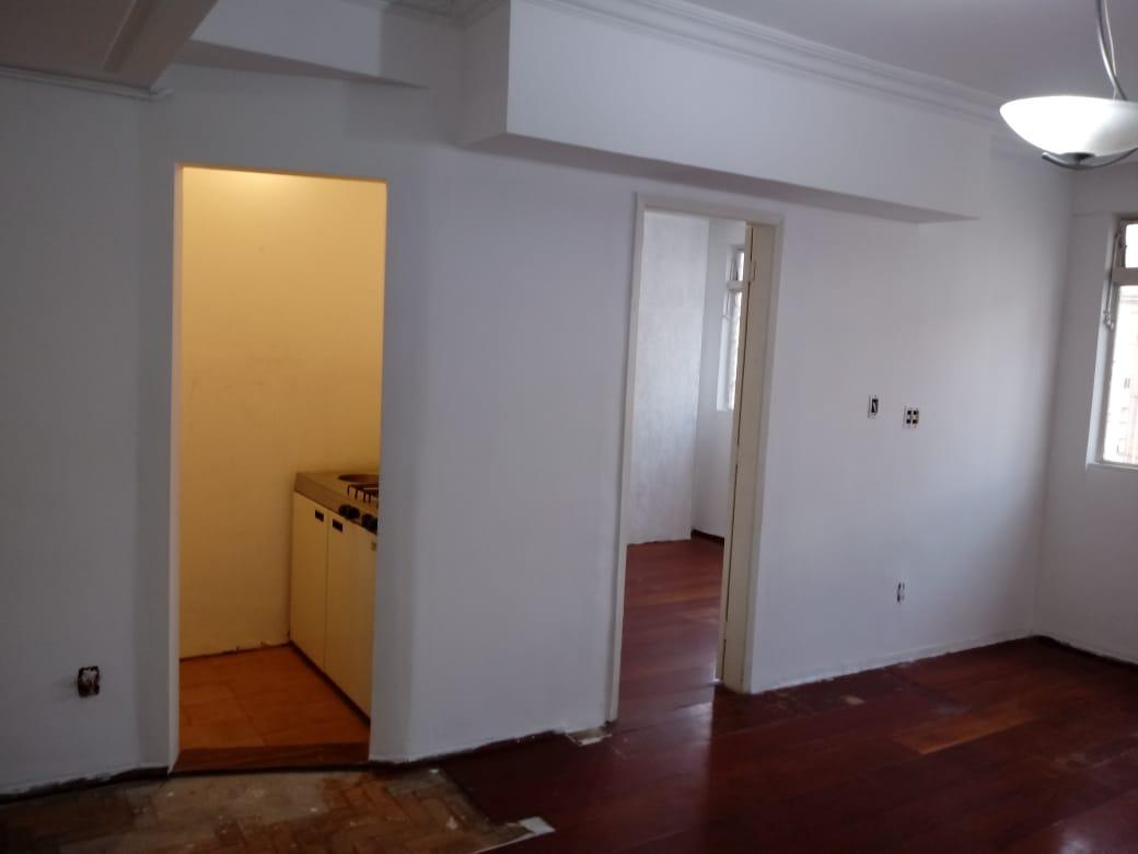 Apartamento à venda com 1 quarto, 40m² - Foto 11