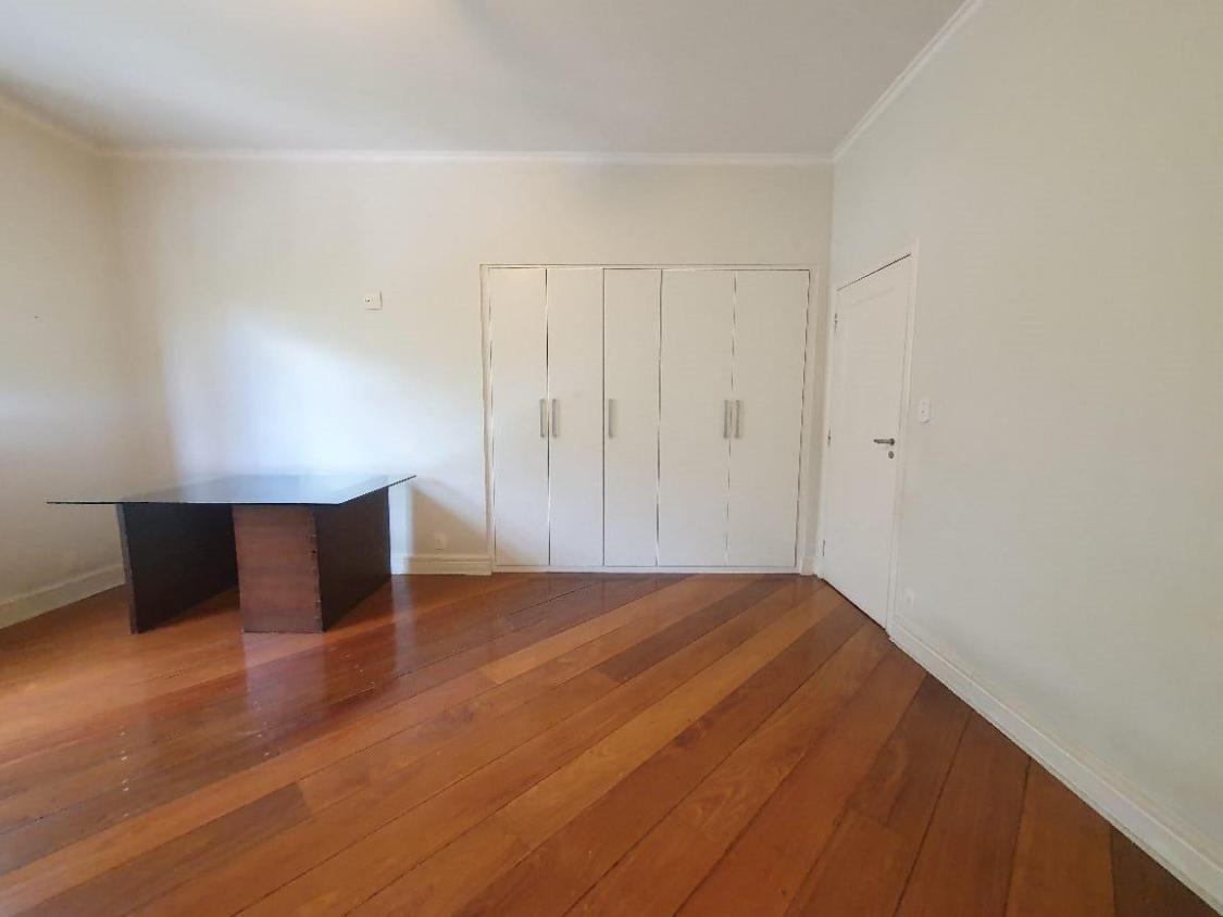 Apartamento para alugar com 3 quartos, 220m² - Foto 8