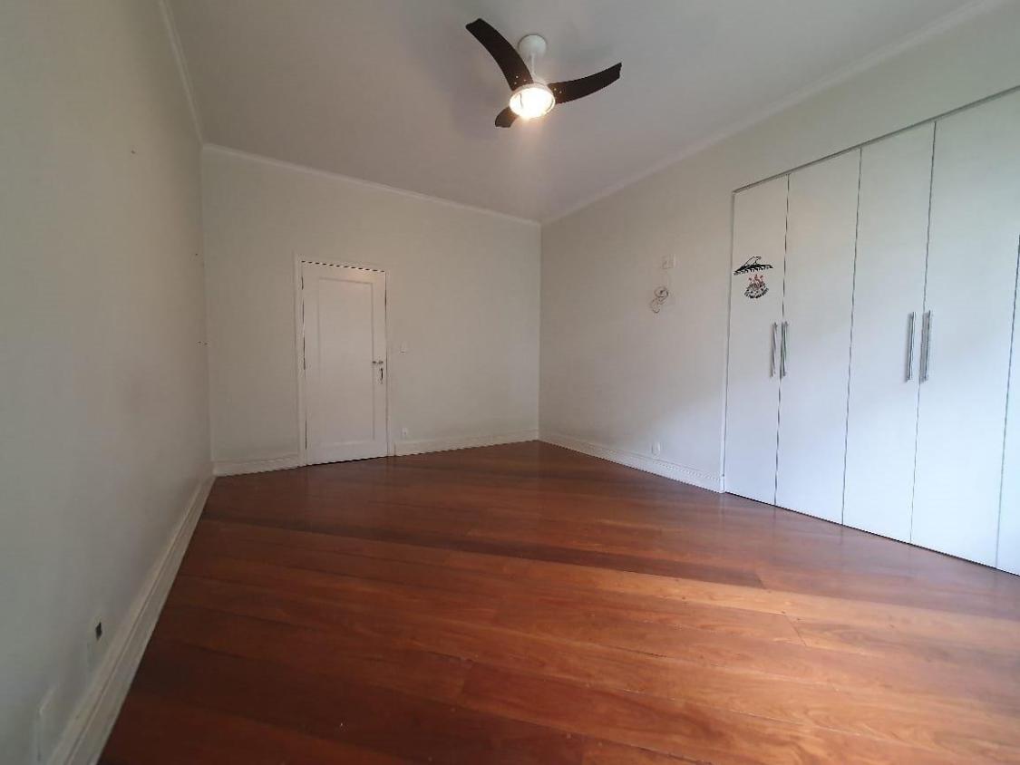 Apartamento para alugar com 3 quartos, 220m² - Foto 12