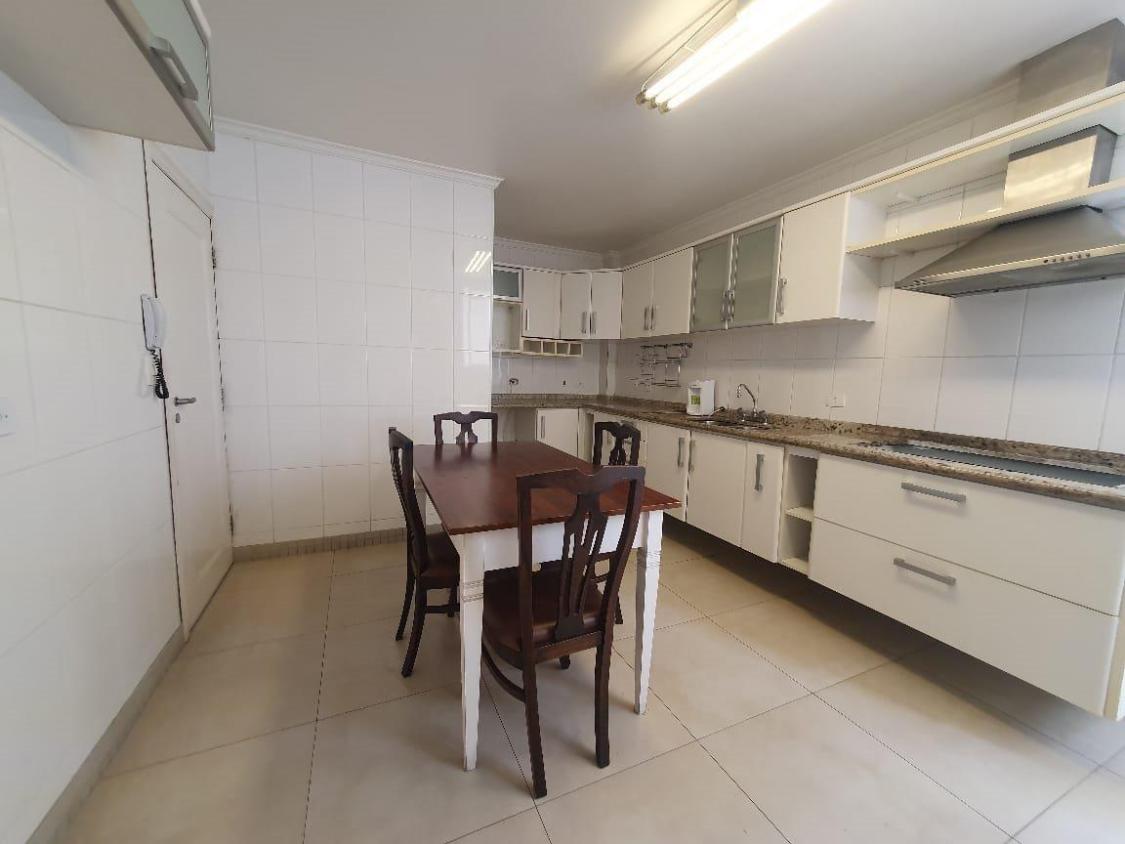 Apartamento para alugar com 3 quartos, 220m² - Foto 25