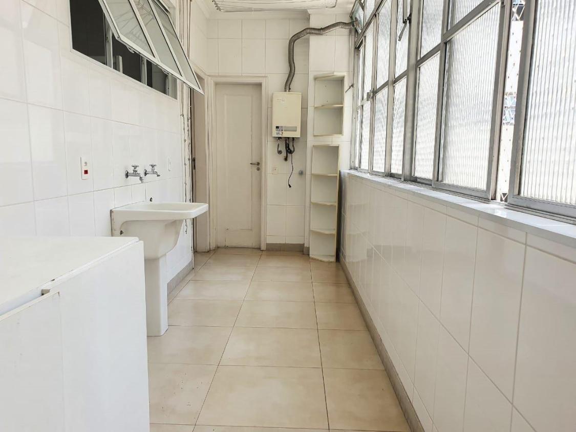 Apartamento para alugar com 3 quartos, 220m² - Foto 27