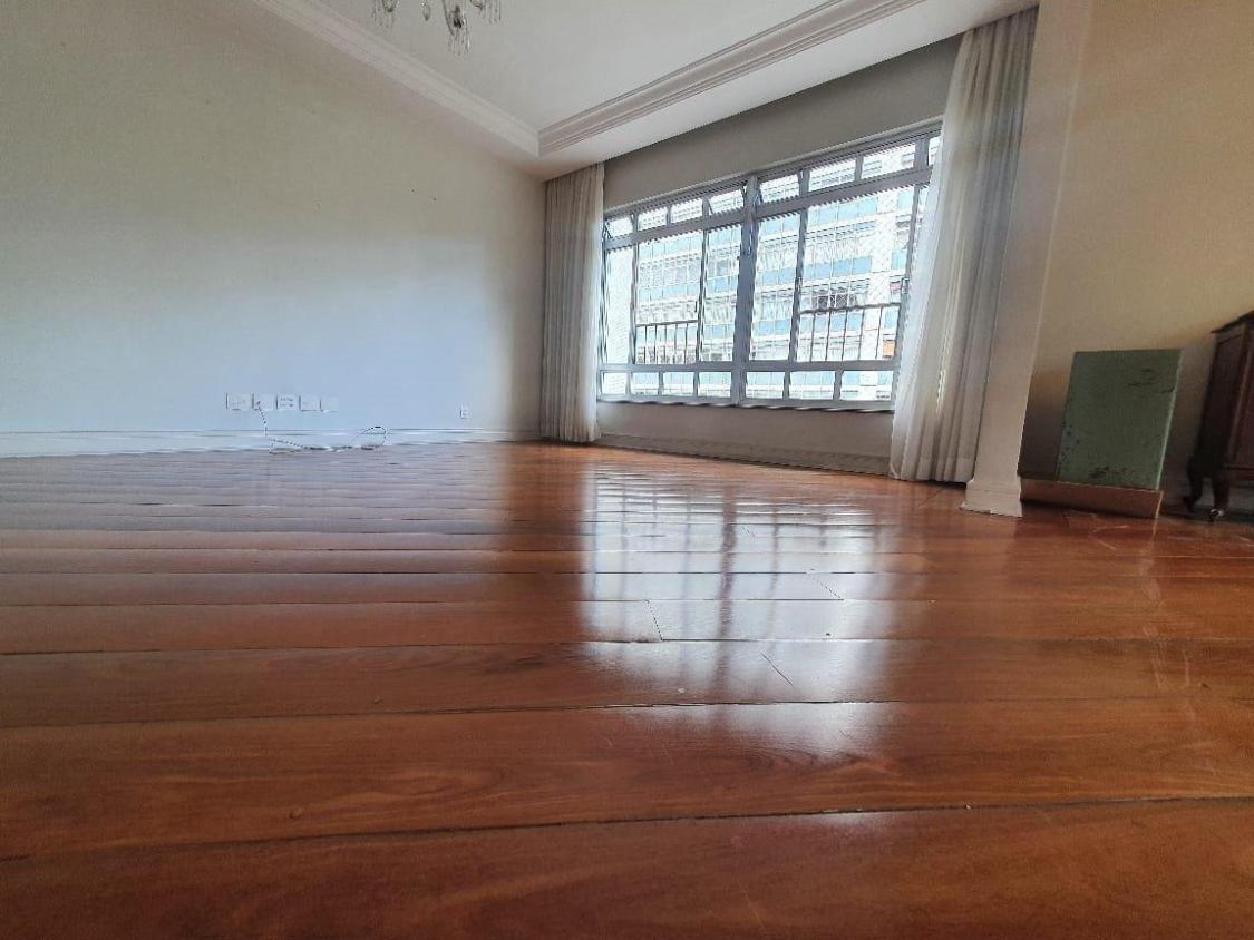 Apartamento para alugar com 3 quartos, 220m² - Foto 3