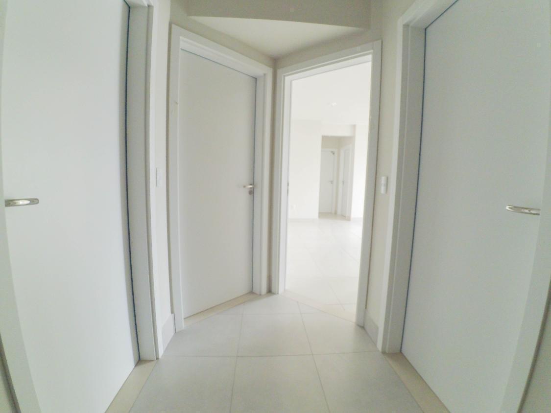 Apartamento à venda com 3 quartos, 84m² - Foto 4