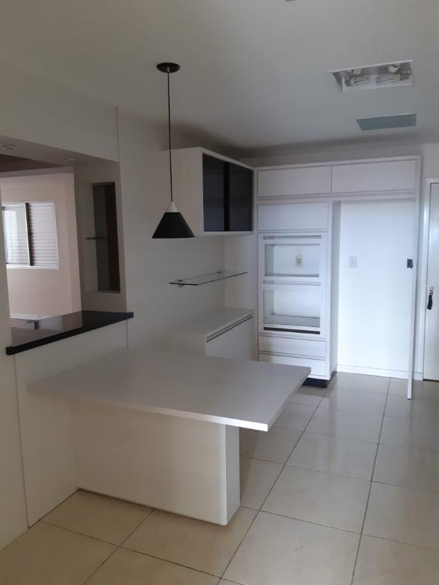 Apartamento à venda com 3 quartos, 119m² - Foto 8