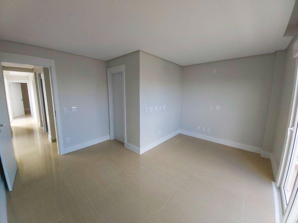 Apartamento à venda com 4 quartos, 223m² - Foto 25