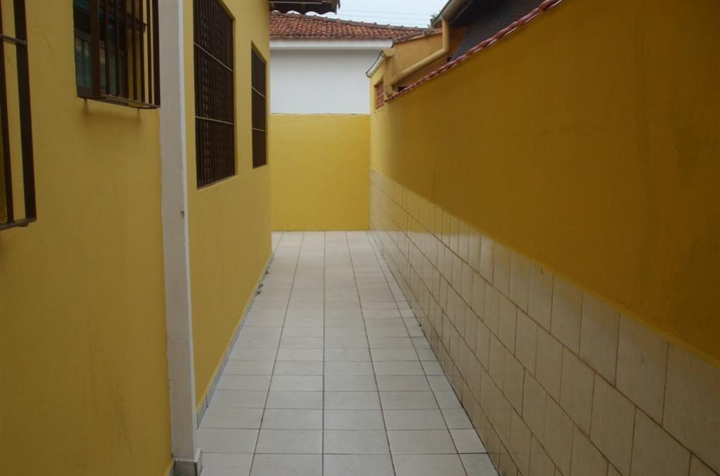 Casa à venda com 2 quartos, 60m² - Foto 4