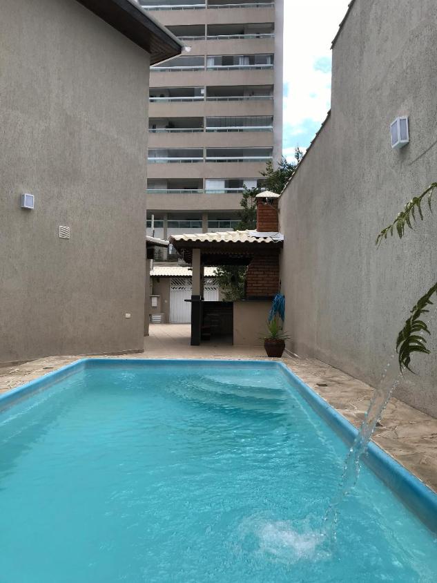 Sobrado à venda com 4 quartos, 212m² - Foto 1