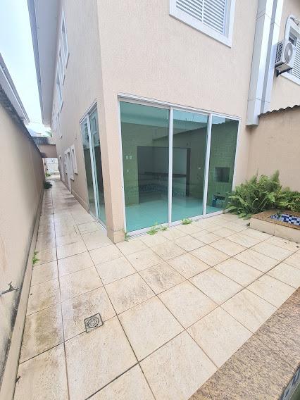 Casa à venda com 4 quartos, 215m² - Foto 22