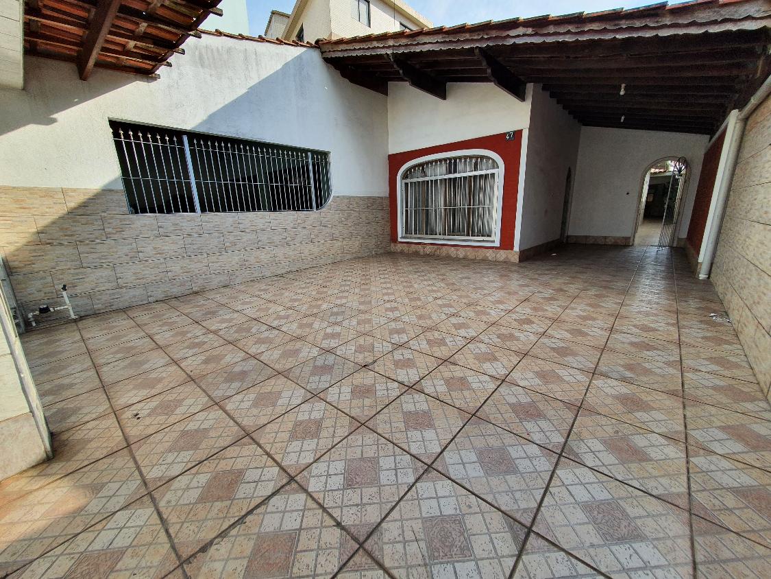 Casa à venda com 3 quartos, 100m² - Foto 1