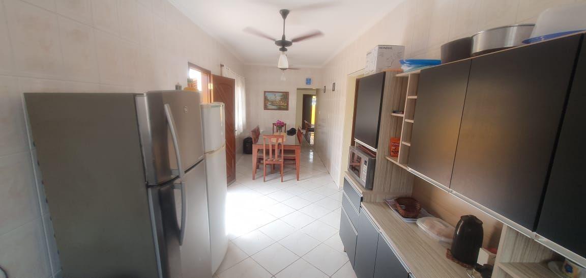 Casa à venda com 3 quartos, 300m² - Foto 8