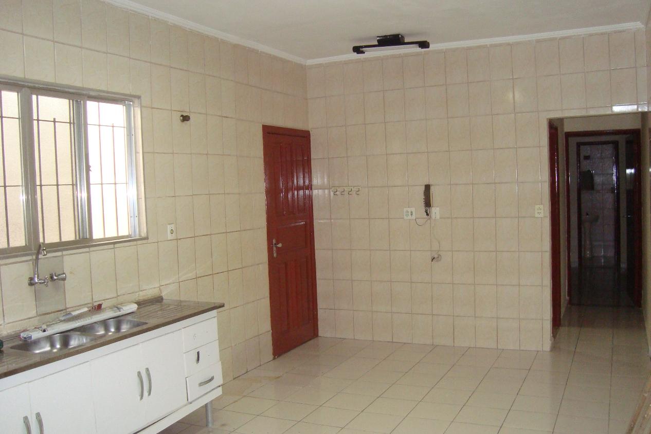 Casa à venda com 4 quartos, 130m² - Foto 2