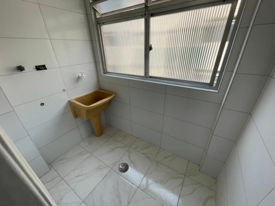 Apartamento à venda com 2 quartos, 75m² - Foto 11