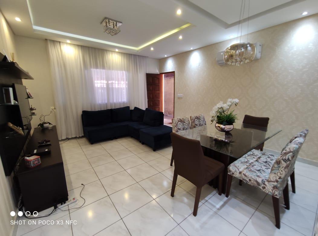 Casa à venda com 2 quartos, 125m² - Foto 1