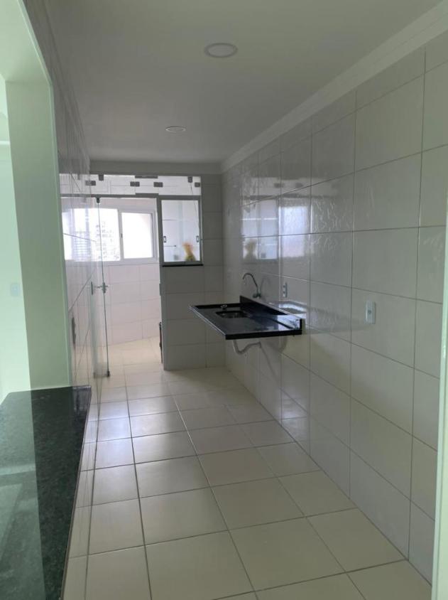 Apartamento à venda com 2 quartos, 79m² - Foto 4