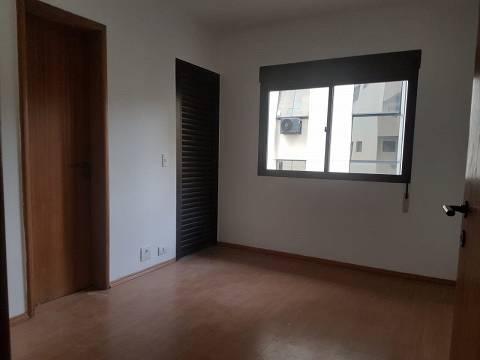 Apartamento para alugar com 3 quartos, 127m² - Foto 4