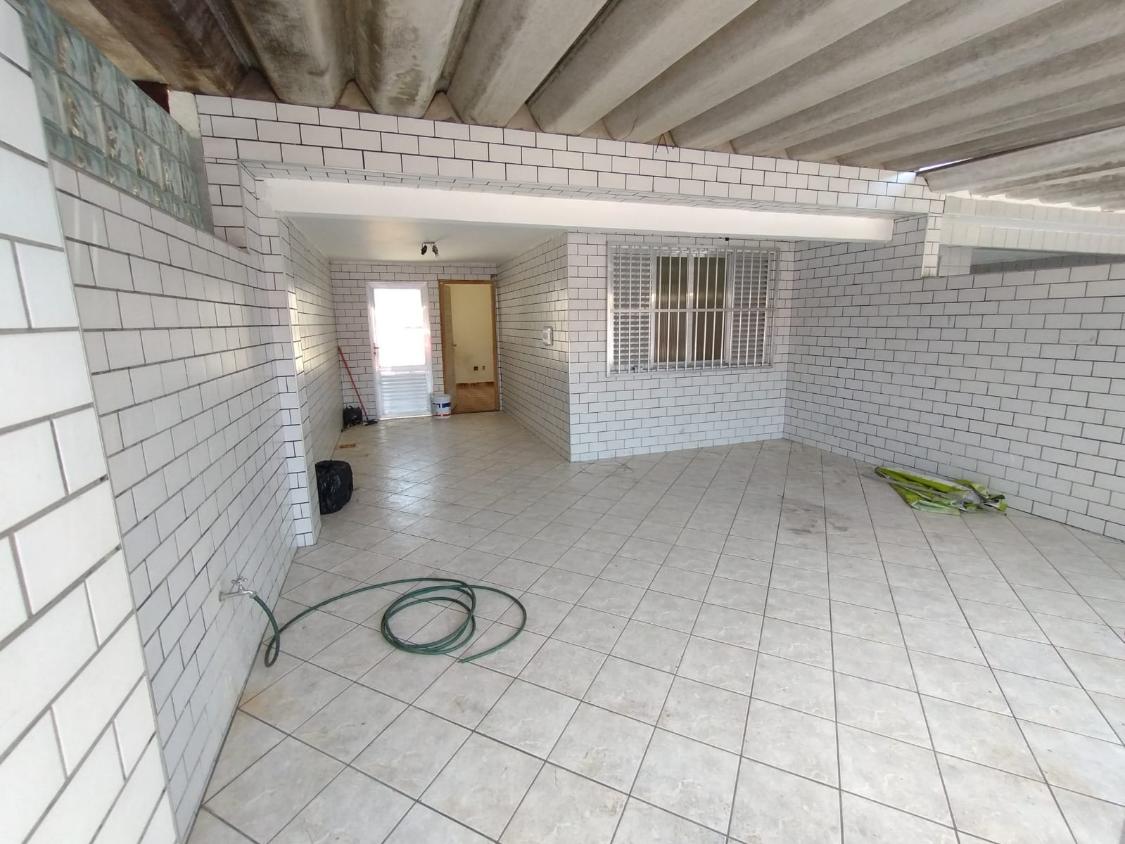 Casa para alugar com 2 quartos, 117m² - Foto 1