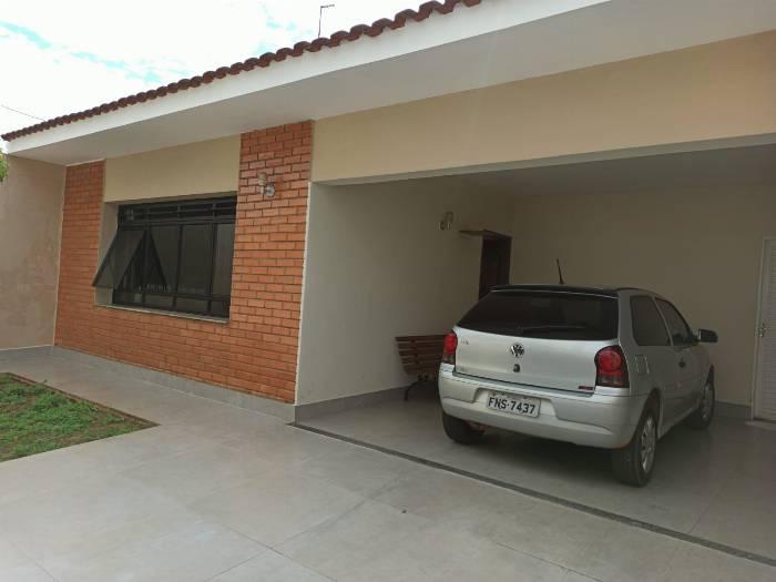 Casa à venda com 3 quartos, 175m² - Foto 1