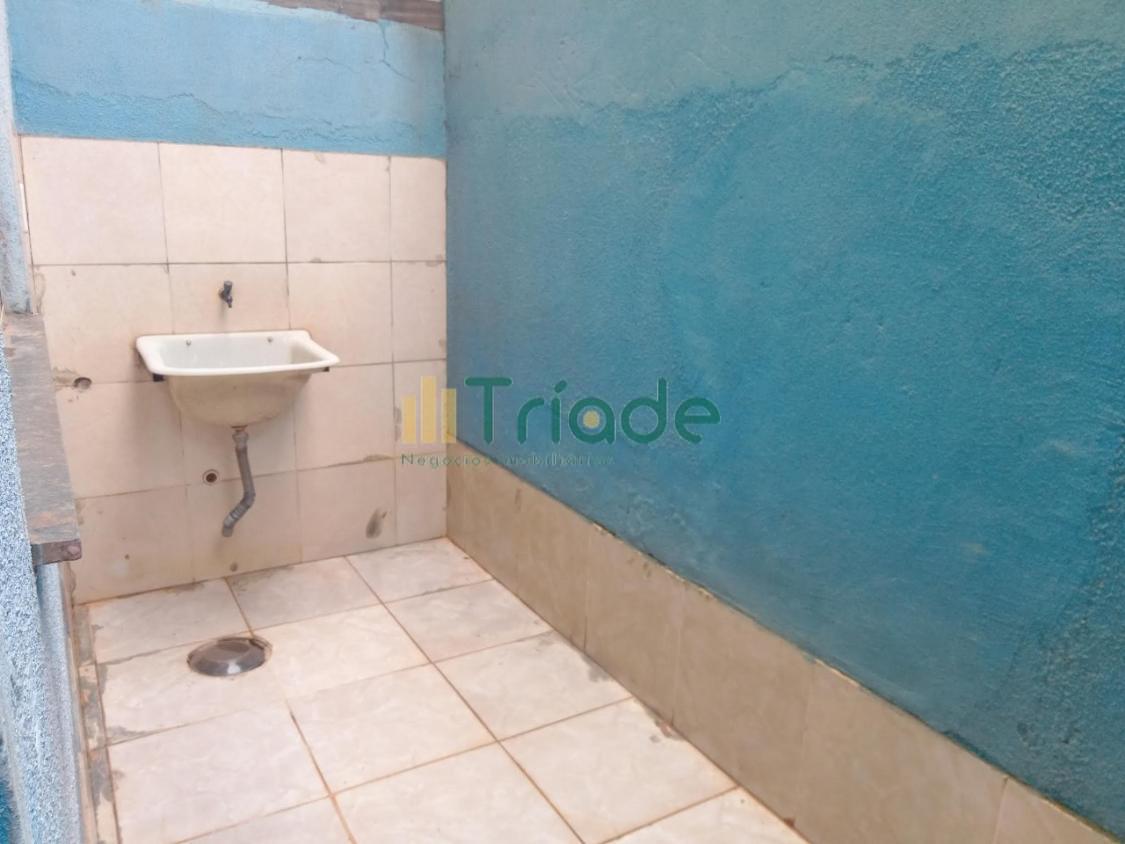Casa para alugar com 2 quartos, 70m² - Foto 15