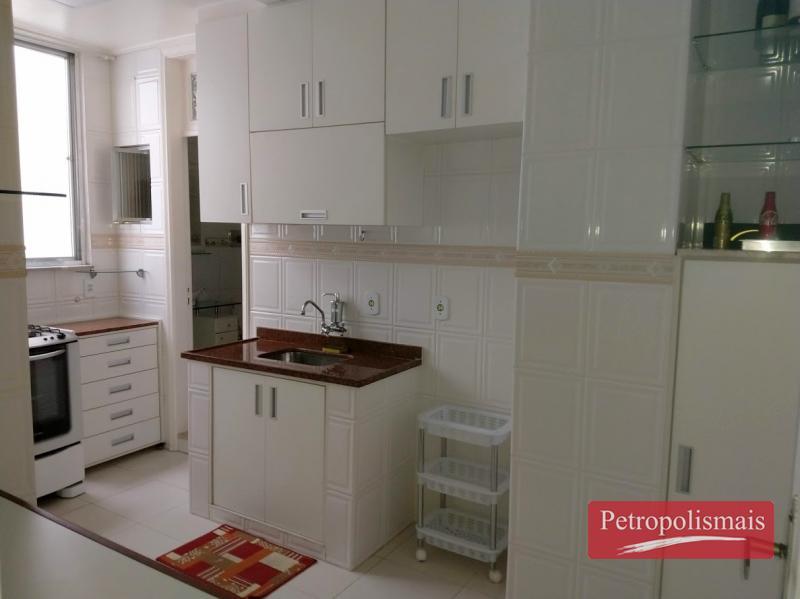 Apartamento à venda com 2 quartos, 60m² - Foto 2