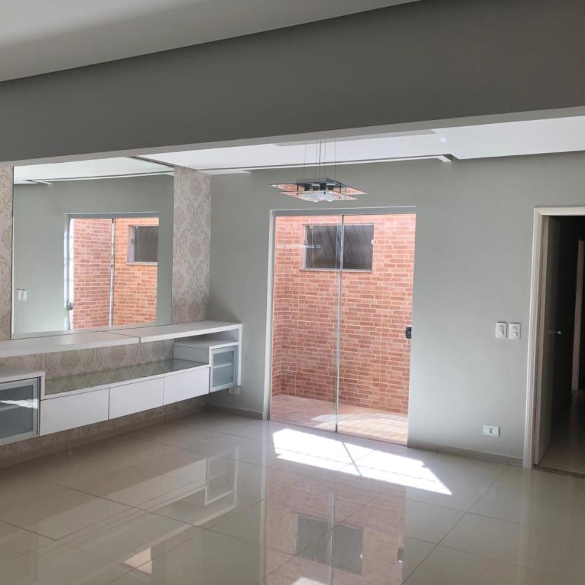 Casa à venda com 3 quartos, 180m² - Foto 3