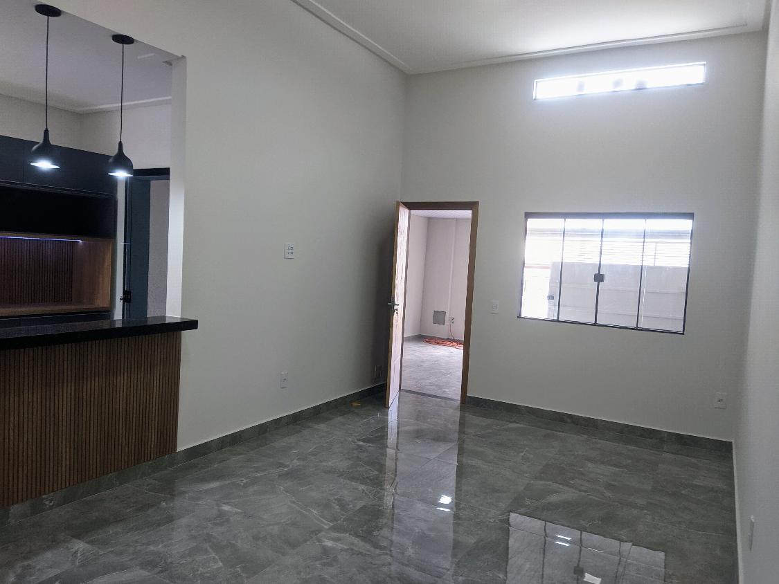 Casa à venda com 3 quartos, 100m² - Foto 1