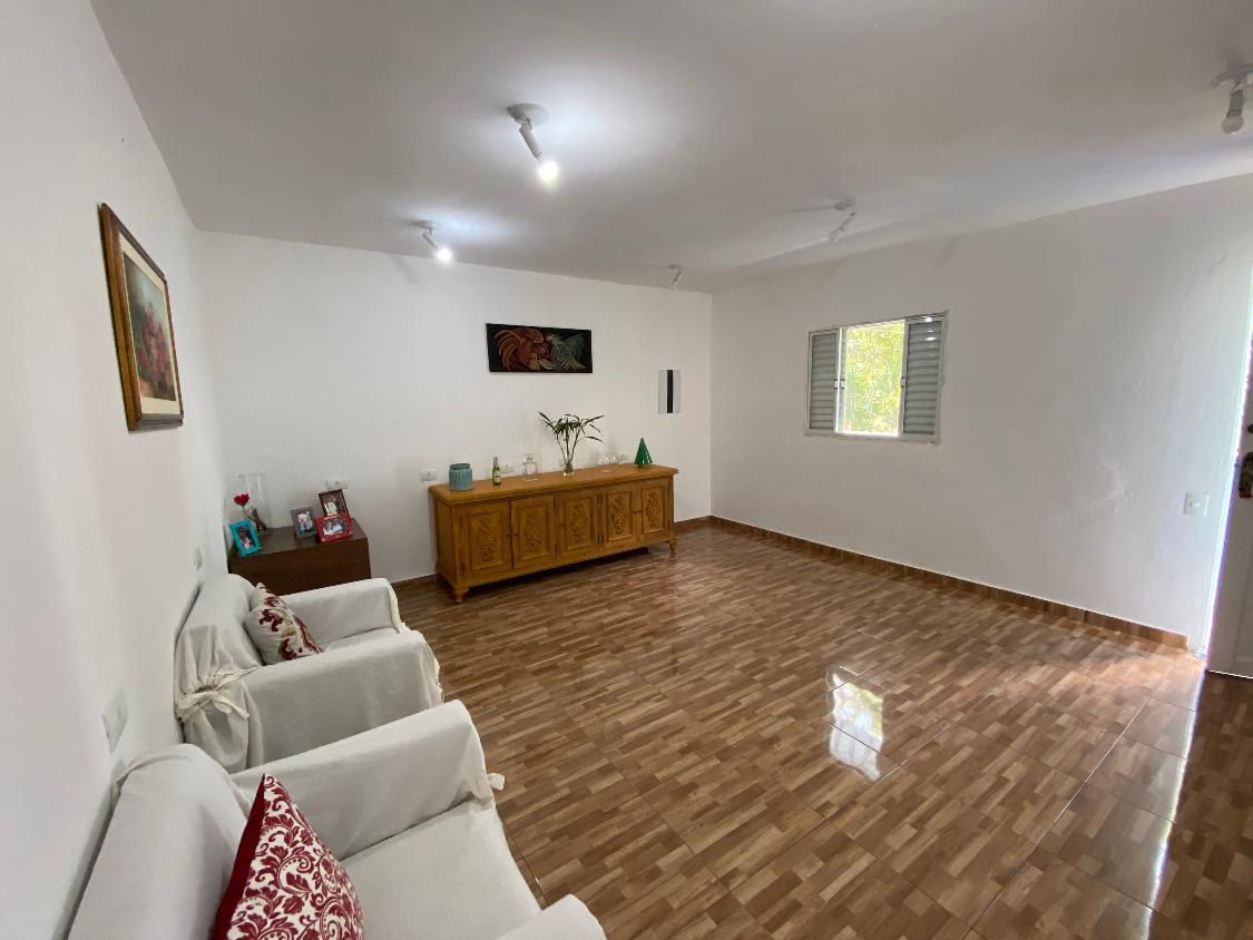 Casa à venda com 3 quartos, 130m² - Foto 1