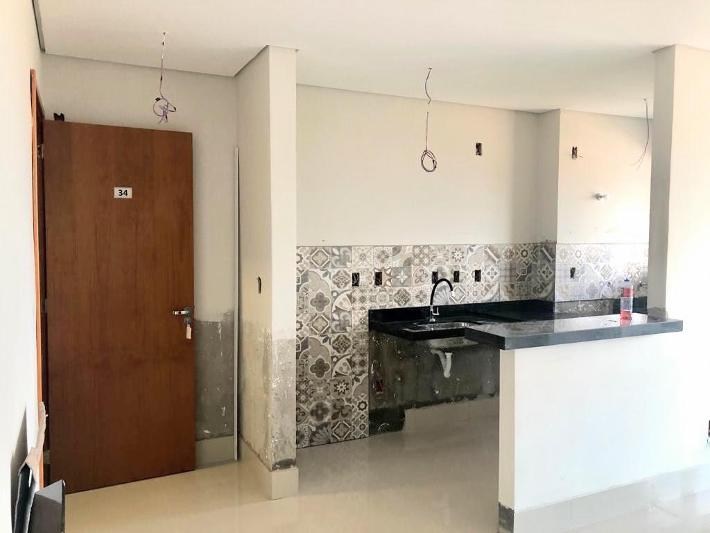 Apartamento à venda com 2 quartos, 61m² - Foto 3