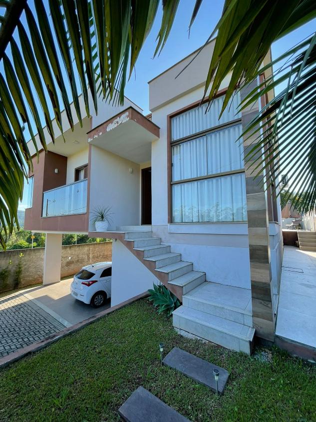 Casa à venda com 3 quartos, 240m² - Foto 2