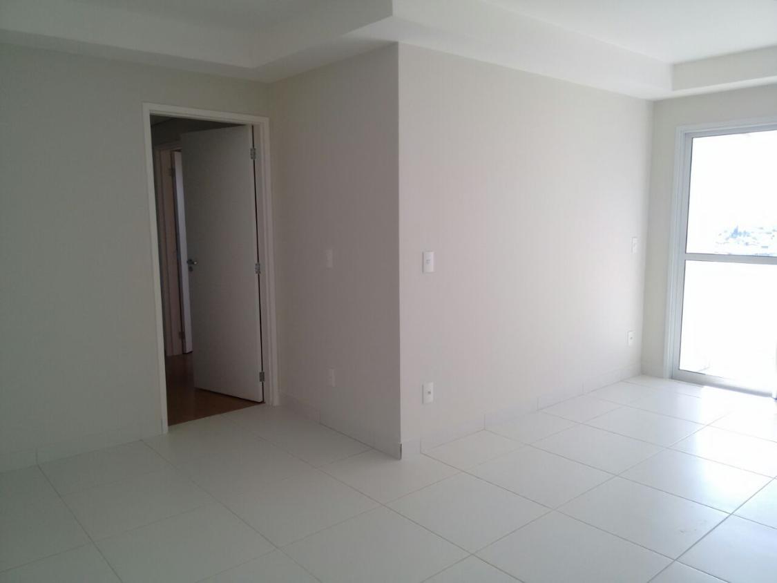 Apartamento à venda com 3 quartos, 117m² - Foto 1