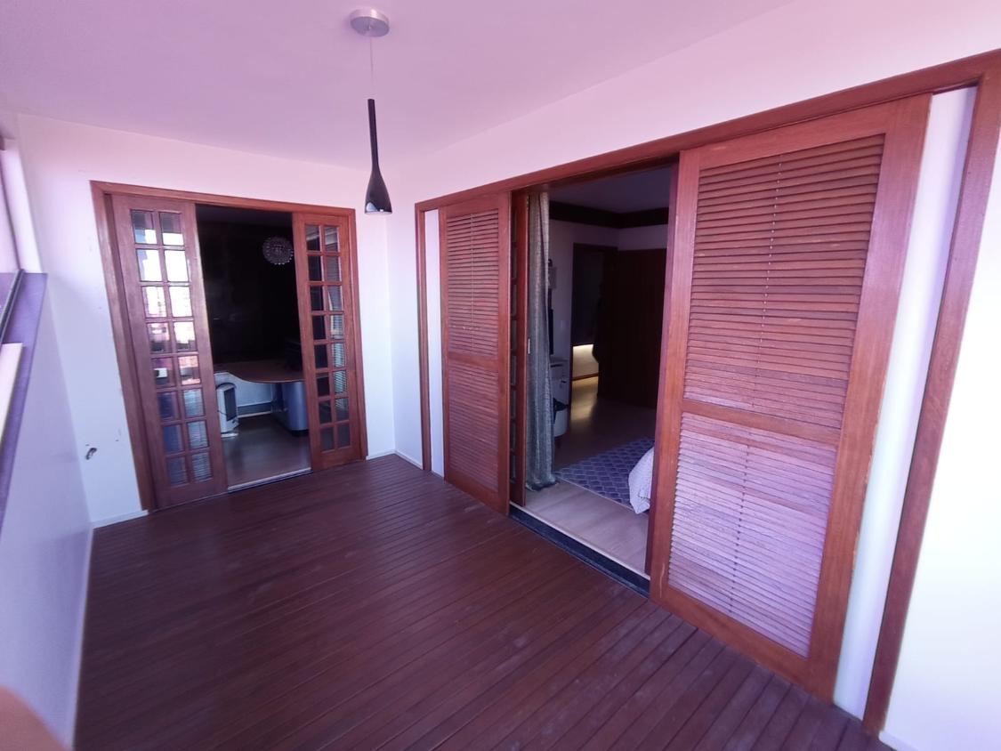 Casa à venda com 4 quartos, 278m² - Foto 14