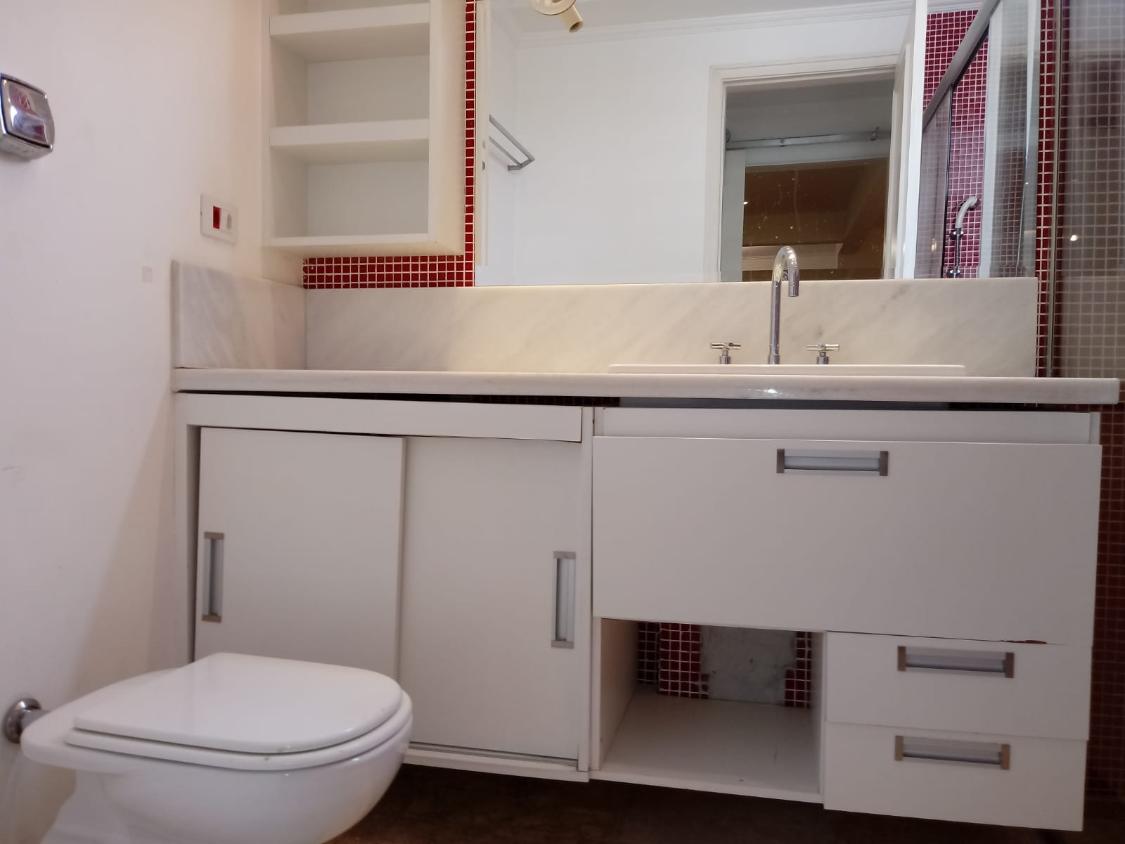 Apartamento para alugar com 3 quartos, 130m² - Foto 10