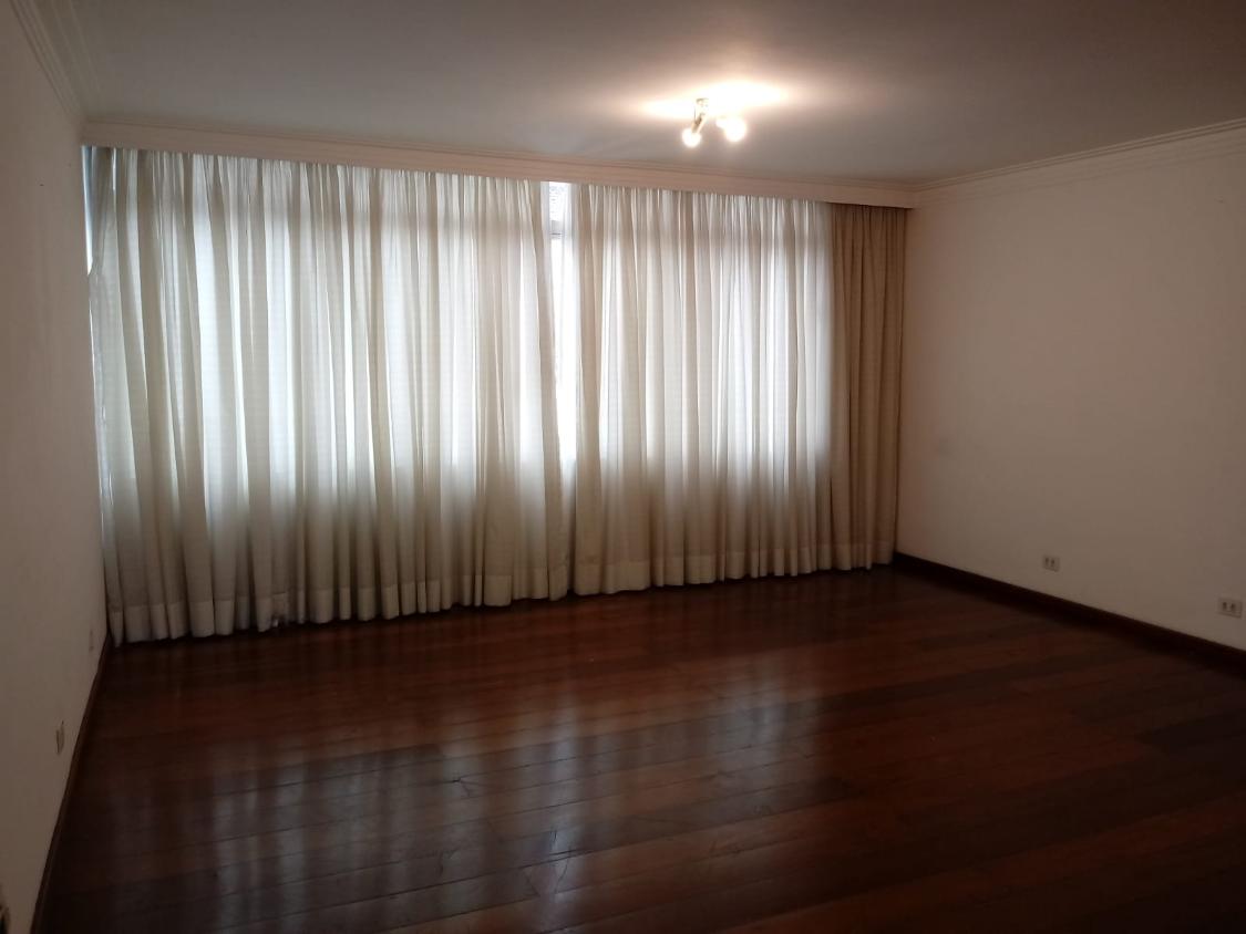 Apartamento para alugar com 3 quartos, 130m² - Foto 1