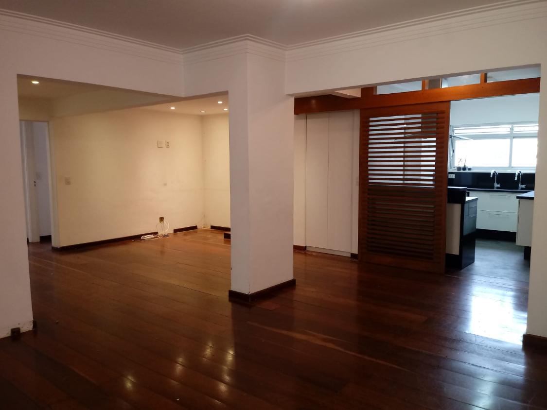 Apartamento para alugar com 3 quartos, 130m² - Foto 2