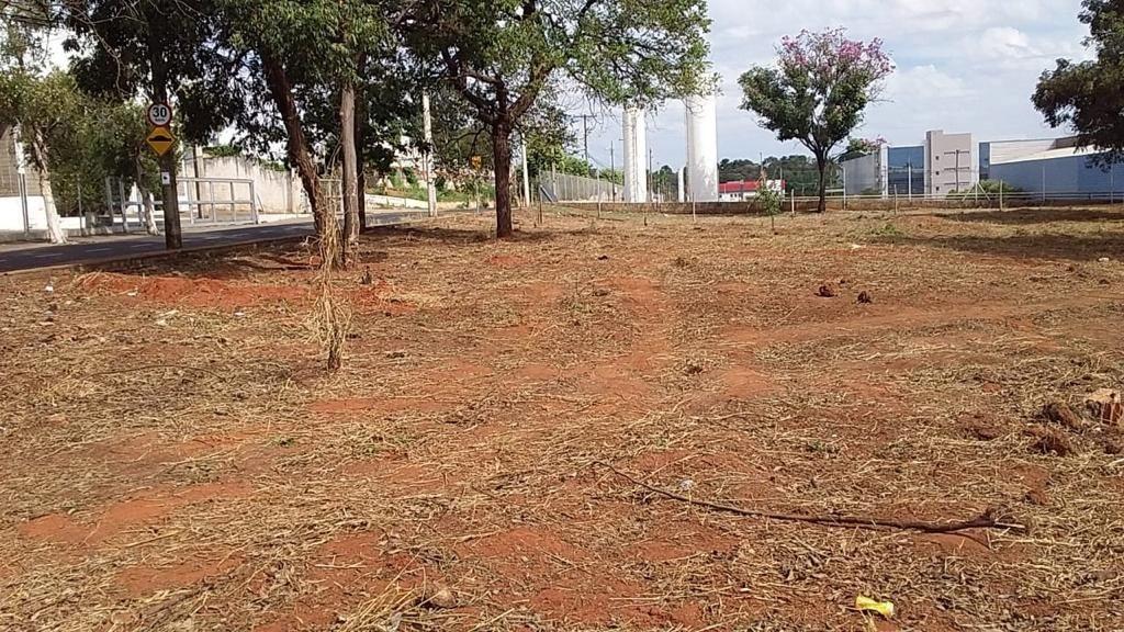 Loteamento e Condomínio, 2725 m² - Foto 3