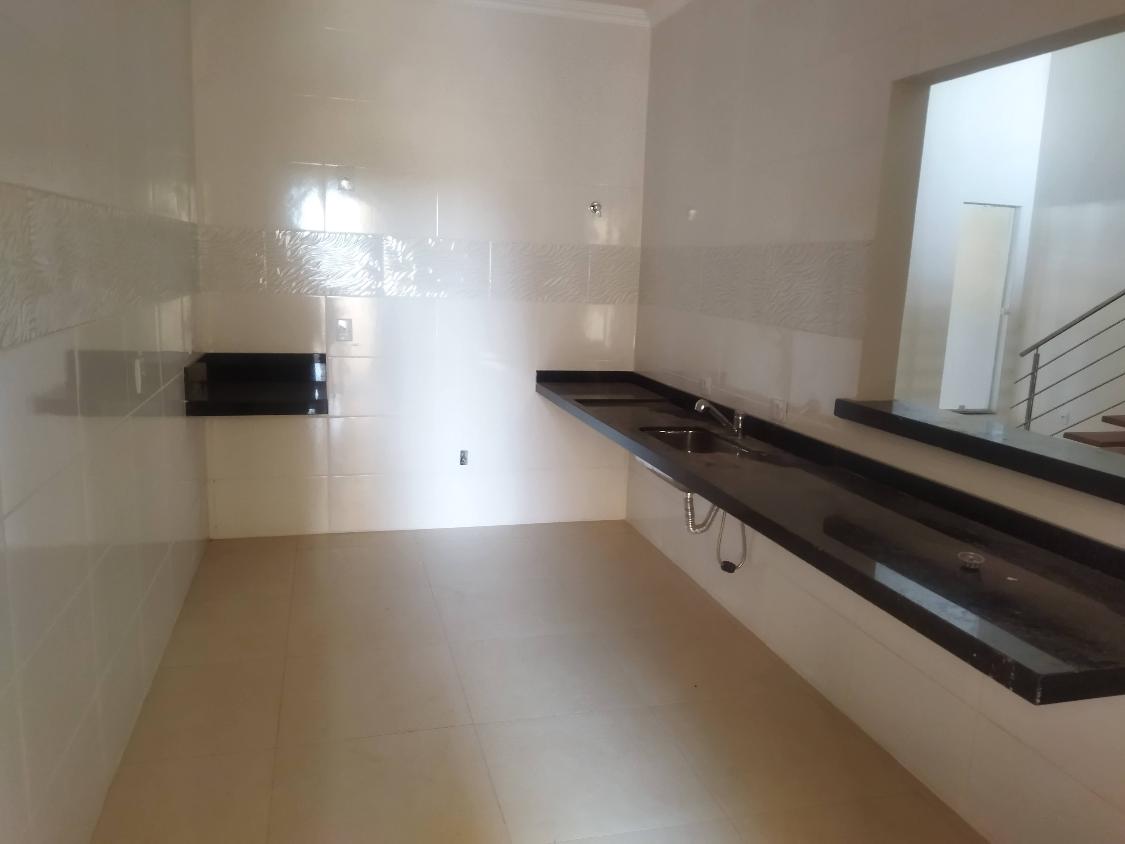 Casa à venda com 4 quartos, 150m² - Foto 3