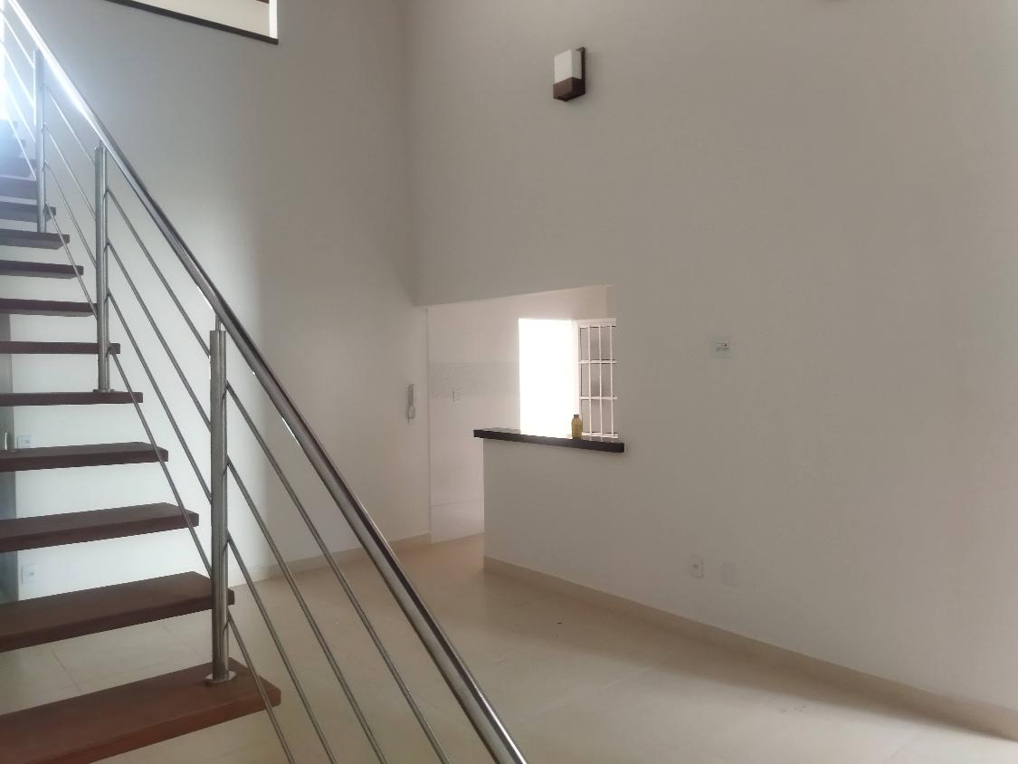 Casa à venda com 4 quartos, 150m² - Foto 2