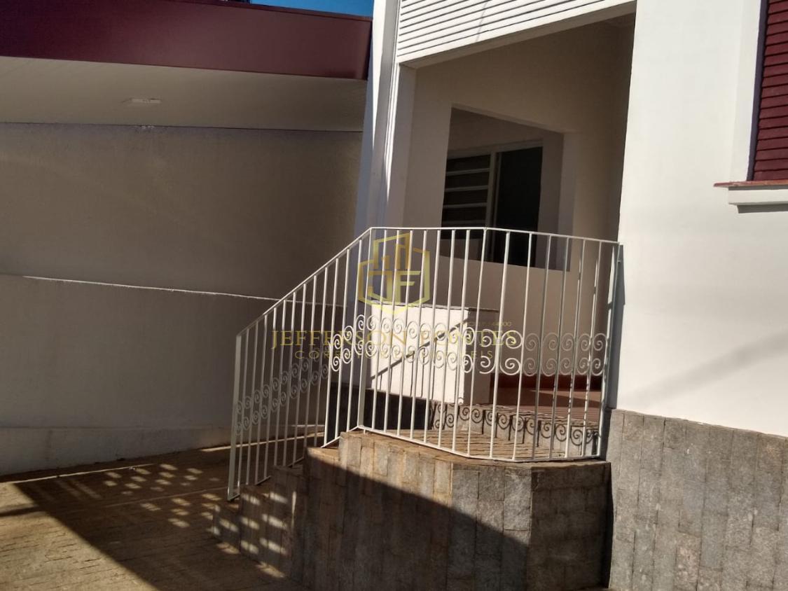 Casa à venda com 4 quartos, 120m² - Foto 1