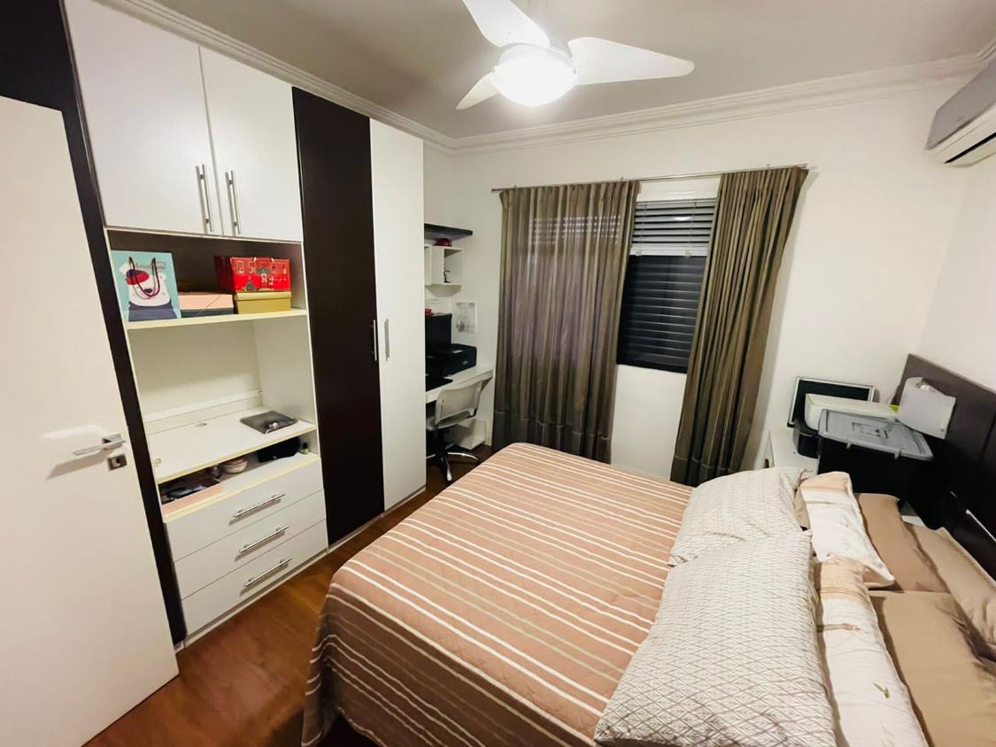 Apartamento à venda com 3 quartos, 219m² - Foto 9