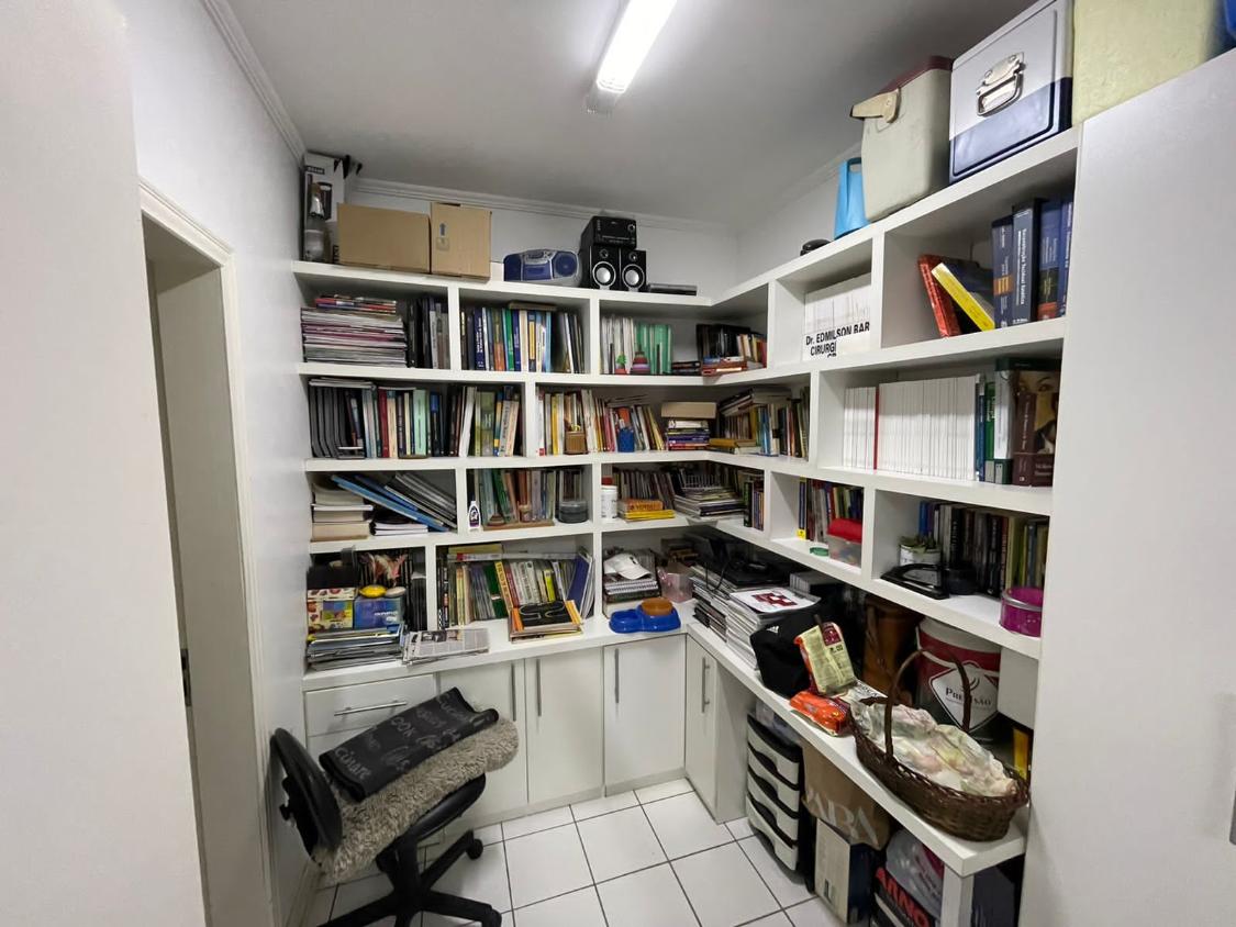 Apartamento à venda com 3 quartos, 219m² - Foto 27