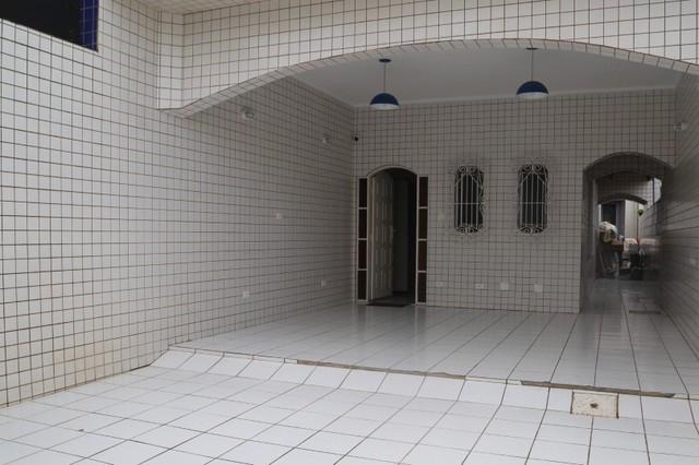 Casa para alugar com 4 quartos, 300m² - Foto 19