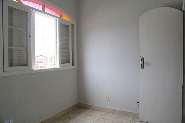 Casa para alugar com 4 quartos, 300m² - Foto 8