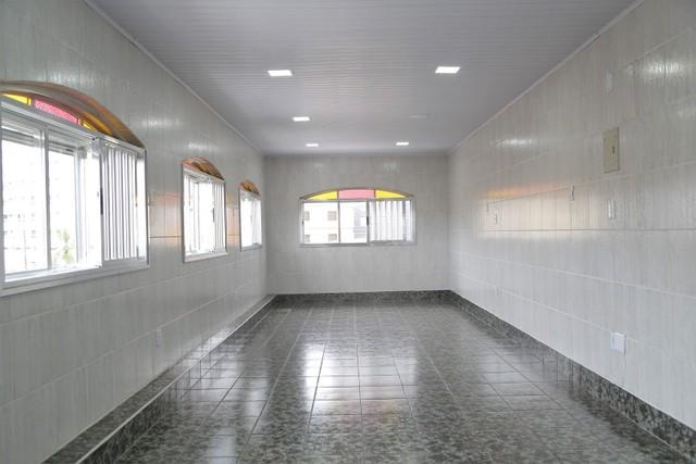 Casa para alugar com 4 quartos, 300m² - Foto 3