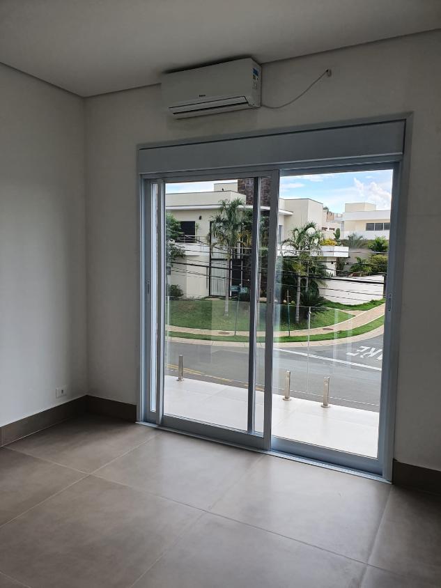 Casa de Condomínio à venda com 3 quartos, 240m² - Foto 4