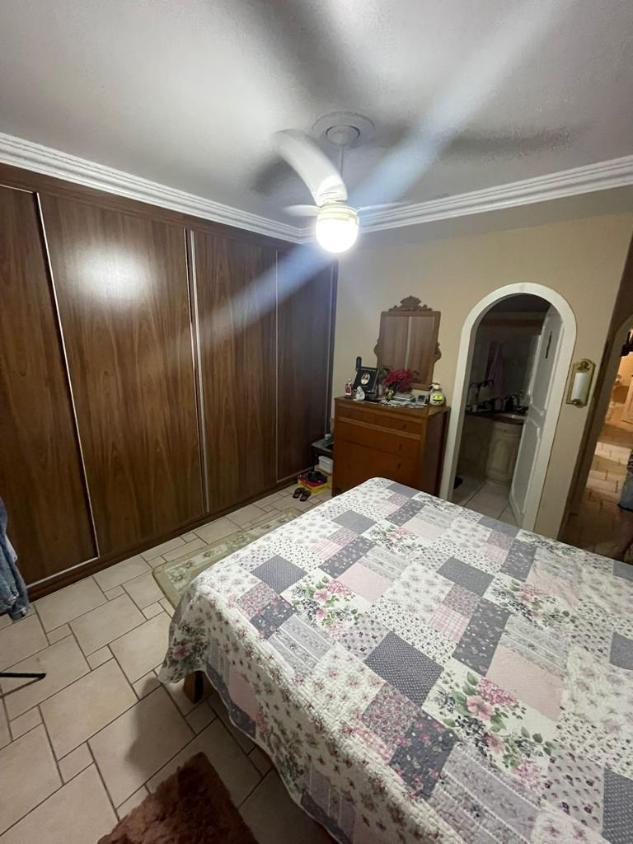 Casa à venda com 3 quartos, 200m² - Foto 4