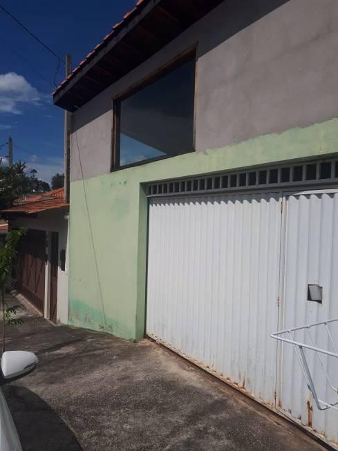 Casa à venda com 2 quartos, 80m² - Foto 1