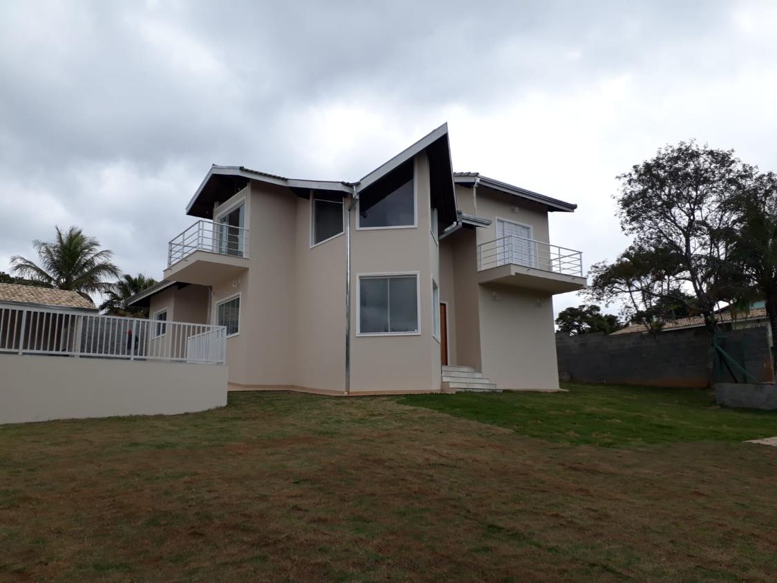 Casa de Condomínio à venda com 4 quartos, 300m² - Foto 2