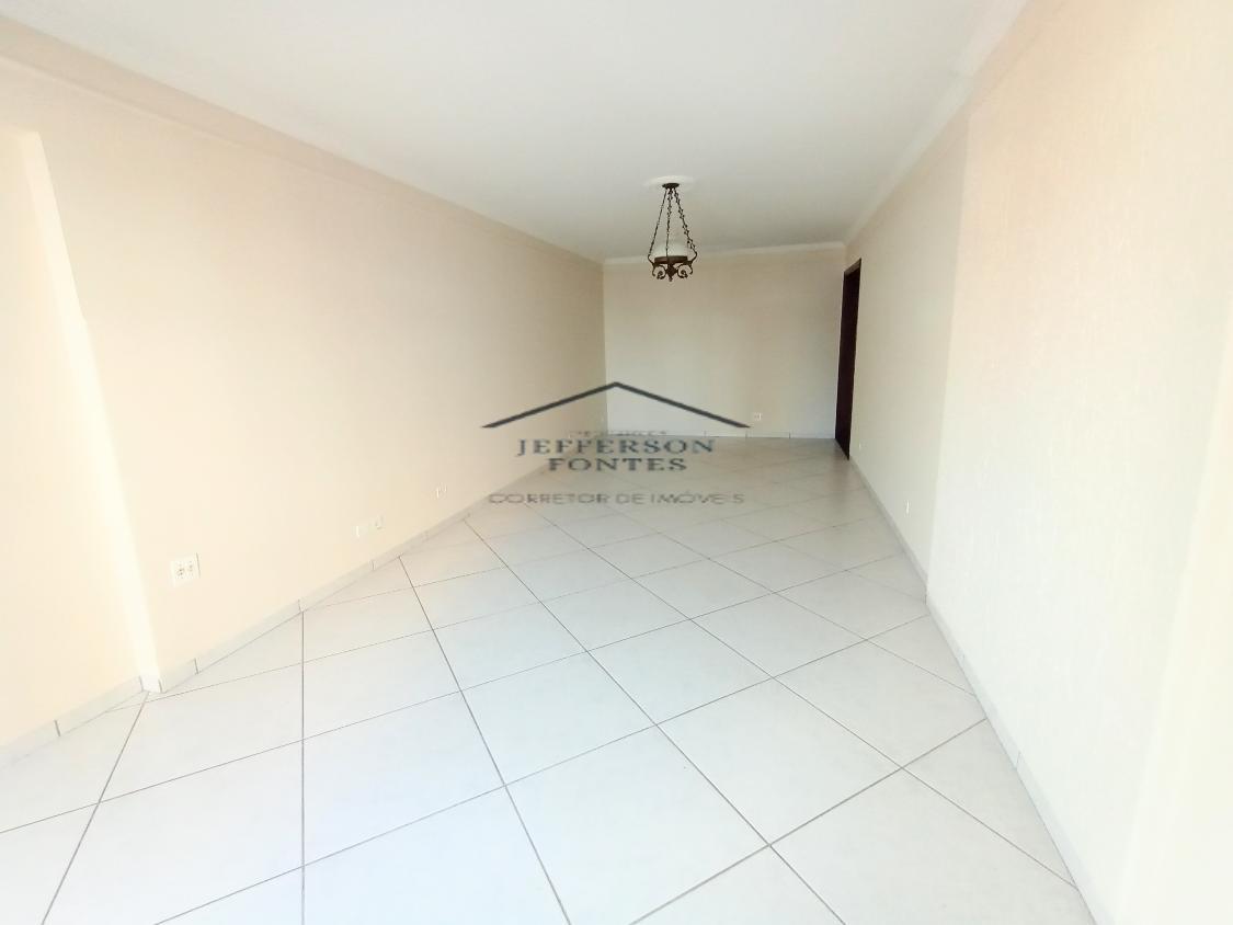 Apartamento à venda com 3 quartos, 140m² - Foto 1