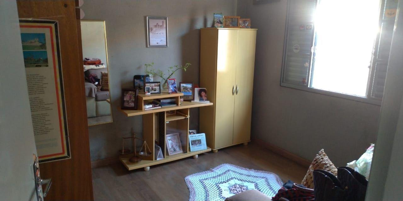 Casa à venda com 2 quartos, 180m² - Foto 11