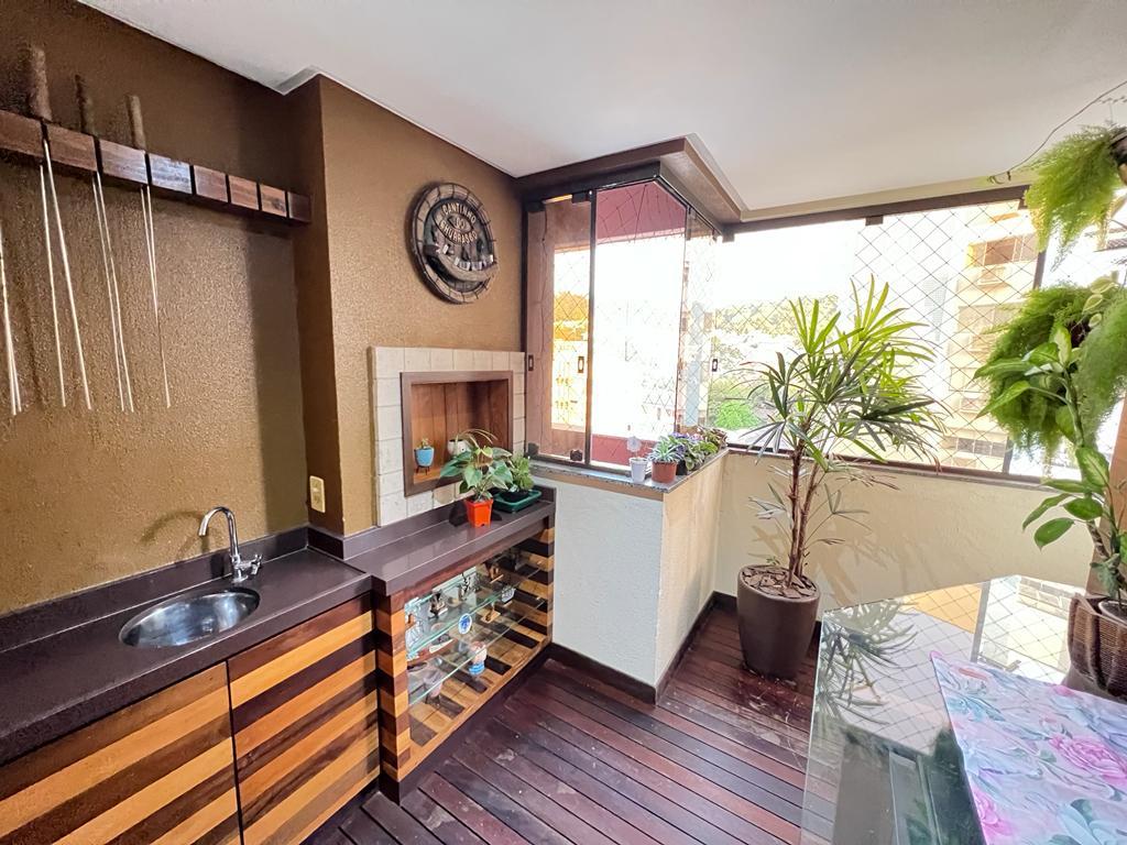 Apartamento à venda com 3 quartos, 95m² - Foto 1